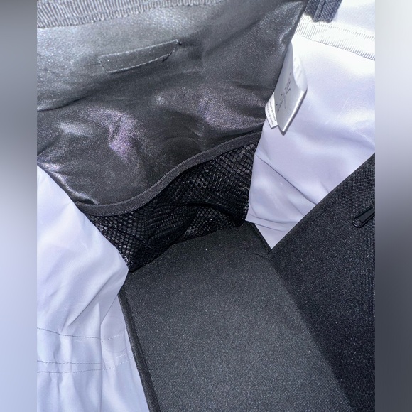 Thirty-One Deluxe Utility Tote - Picture 5 of 7